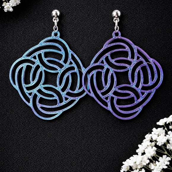 Handmade Jewelry - Blue and Purple Color Shift Geometric Earrings